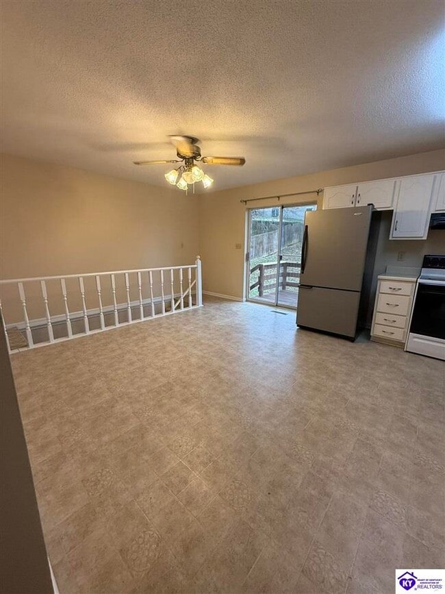 Photo - 114 Monroe St