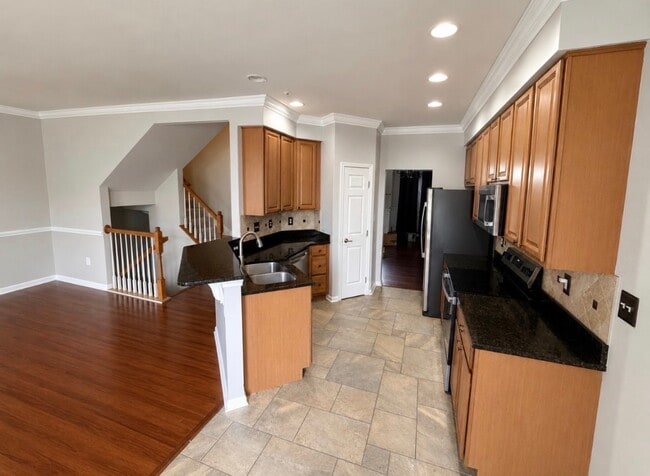Photo - 2923 Lomond Pl