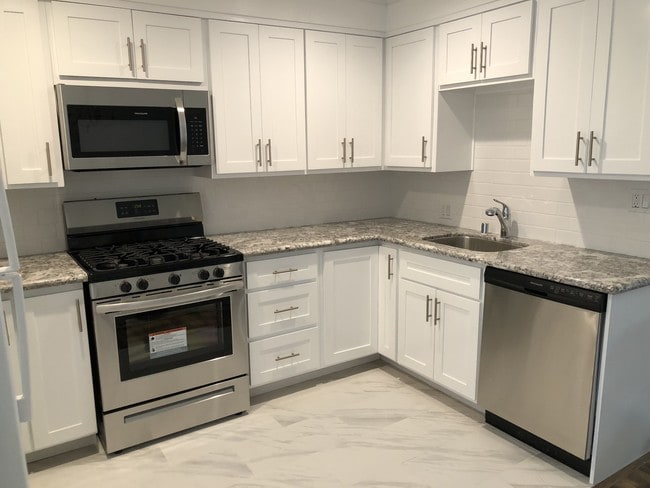 Kitchen - New Remodel - 11130 Huston St Unit 8