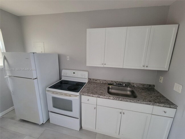 Photo - 1720 NW 1st Pl Unit 8