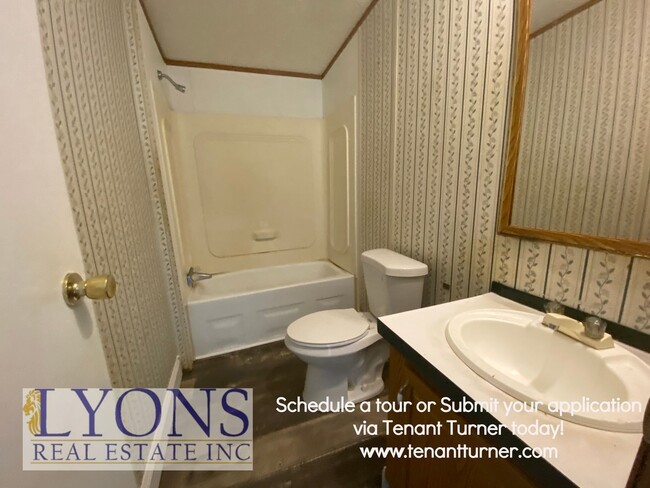 Photo - 607 Crestview Dr