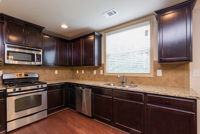 Photo - 1828 Bridle Rd