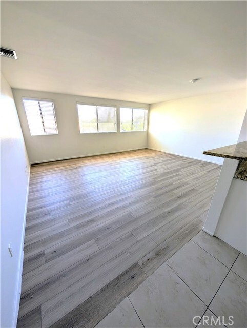 Photo - 17330 Chatsworth St Unidad 9