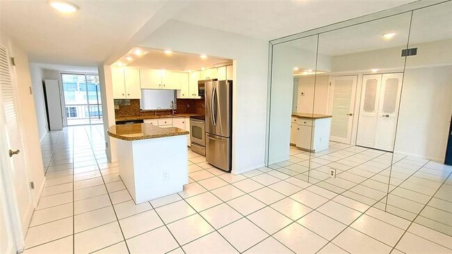 Building Photo - 777 S Federal Hwy Unit M301