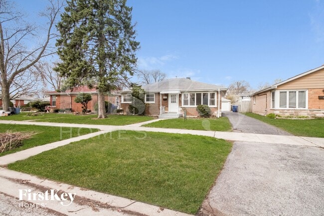 Photo - 8840 Sproat Ave