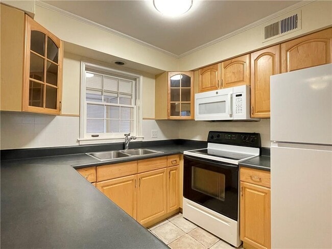 Photo - 59 Lamsden Ln NW