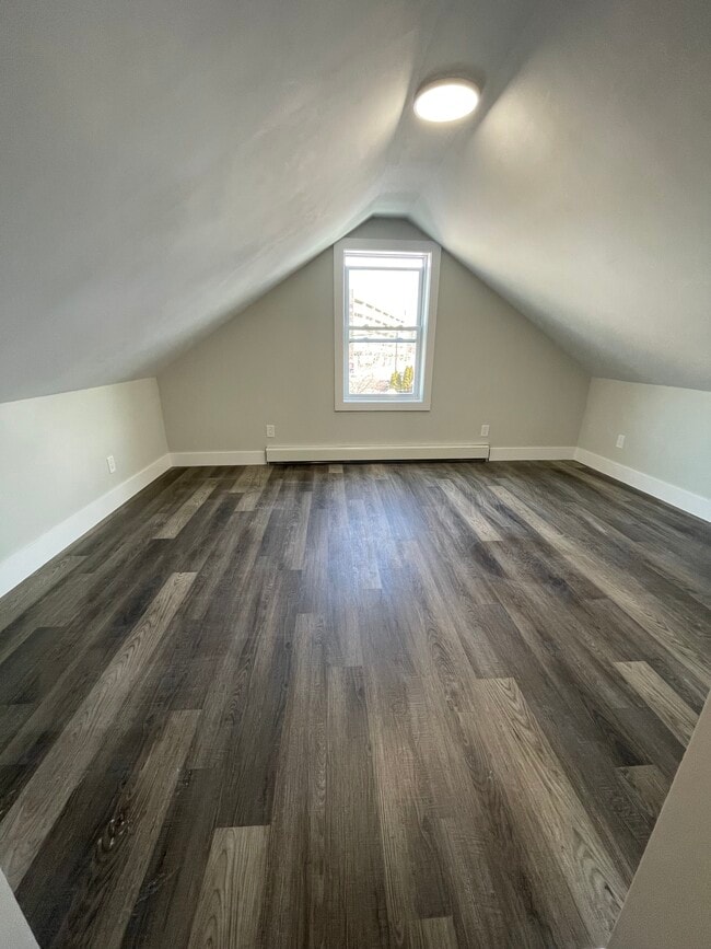 1 dormitorio en el último piso - 173 & 189 E Merrimack St, Lowell MA 01852