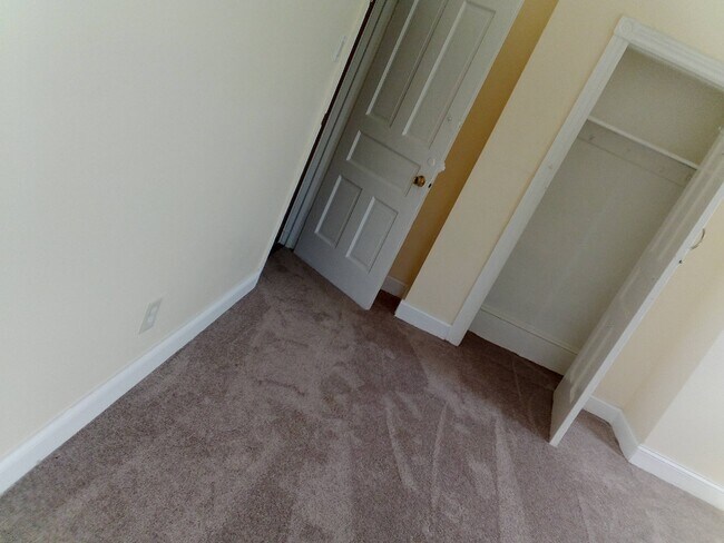 Bedroom - 1126-2 W Rockland St Unit FL3