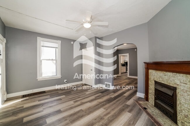 Photo - 204 E Thrush Ave