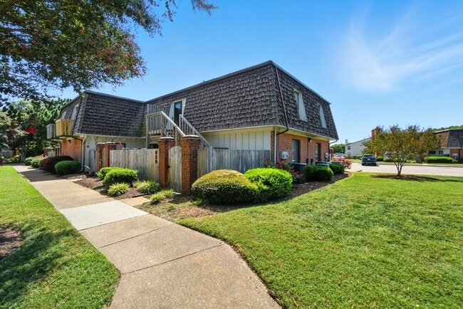 Building Photo - 629 Ocean Lakes Dr Rental