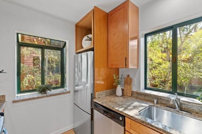 Photo - 4250 El Camino Real Unidad 151B