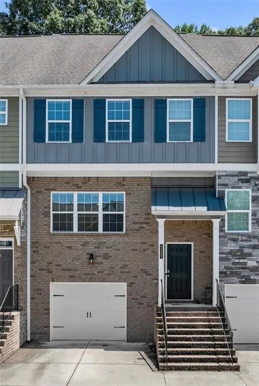 Room in Townhome on Chatham Ridge Dr