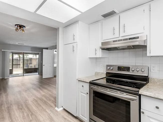 Photo - 2820 S Pines Dr