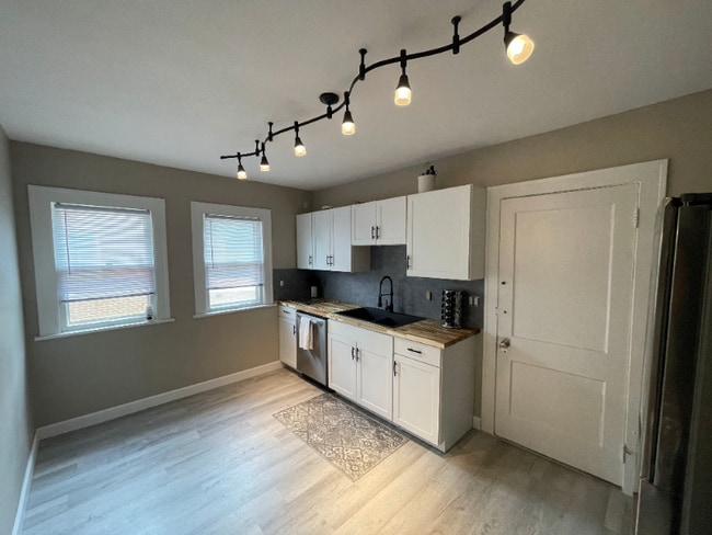 Photo - 3331 Grantwood Dr Unit 3333