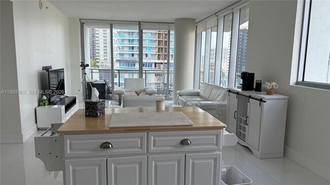 Photo - 92 SW 3rd St Unit 1505