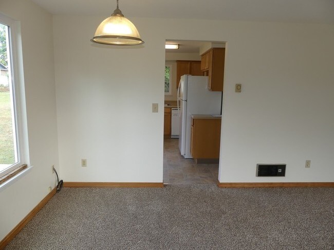 Come see this adorable Sandy Duplex!
