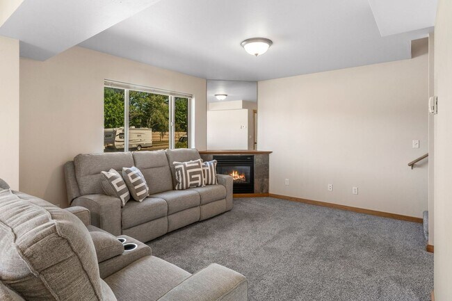 Photo - 4006 Broadwater Ct
