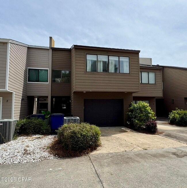 Building Photo - 300 Cherry St Unit 4