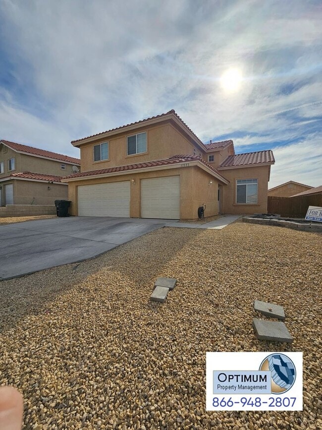 Photo - Spacious 6 bedroom , 3 bathroom home with downstairs bedroom and bath
