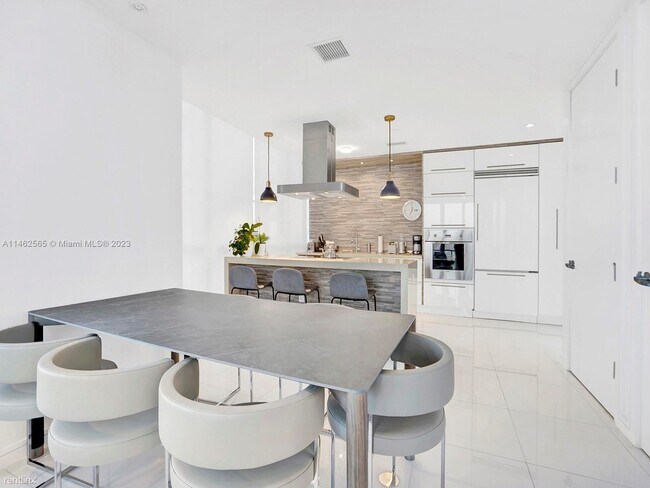 Photo - 3 br, 2.5 bath Condo - 1100 Biscayne Blvd ... Unidad 4001