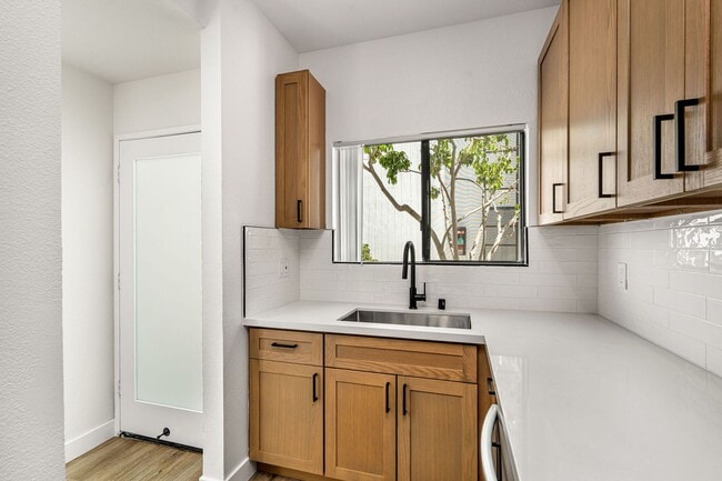 2500 Abbot Kinney Blvd Unidad 7123 - APT 1