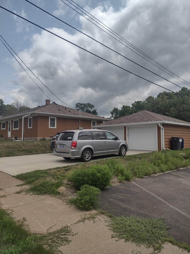 Photo - 403 Grove St