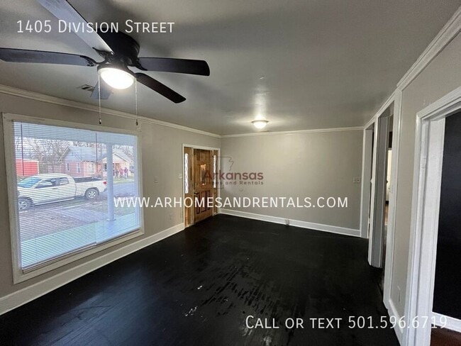Photo - 1405 Division St
