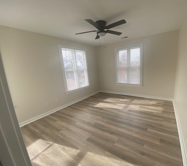 Photo - 404 St James St