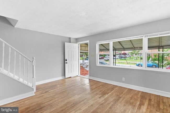 Photo - 849 Loalan Ave