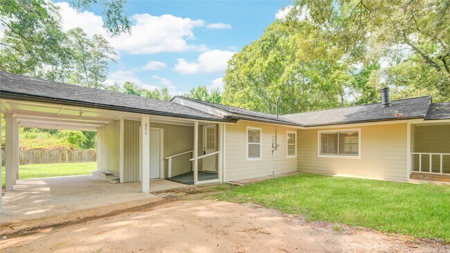 Building Photo - 804 Chickasaw Dr Rental