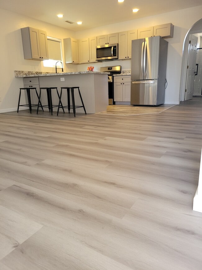 Building Photo - 8396 E Stevens Dr Unit A