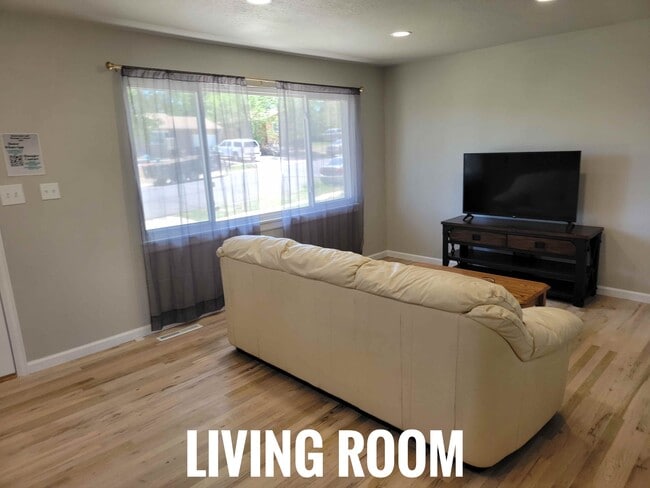 Photo - 1630 Shasta Dr Unit 2