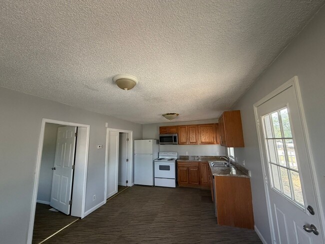 213 W Illinois Ave