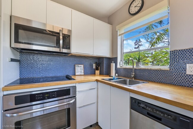 Photo - 851 Meridian Ave