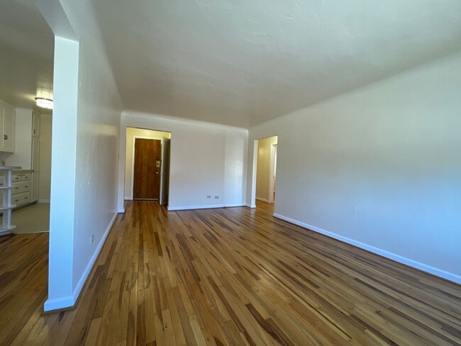 The Vogue Apartments