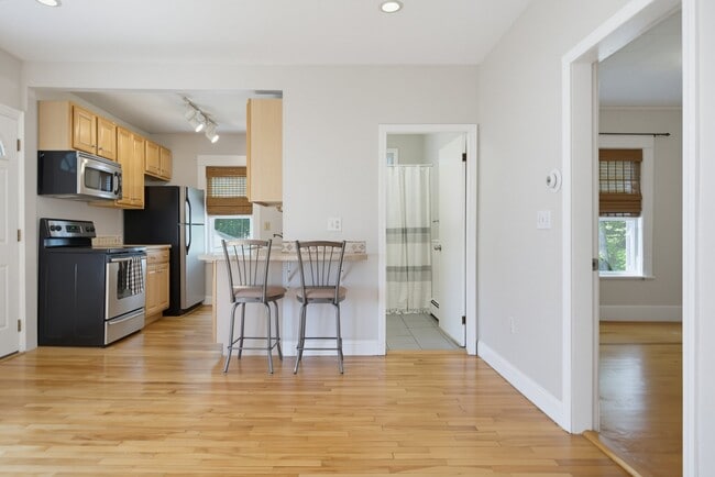 242 Lafayette St Unit Floor 1