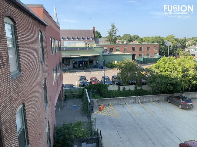 Photo - Top Floor Remolded Penthouse on College Street!