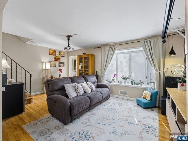 Photo - 197 Fairview Ave