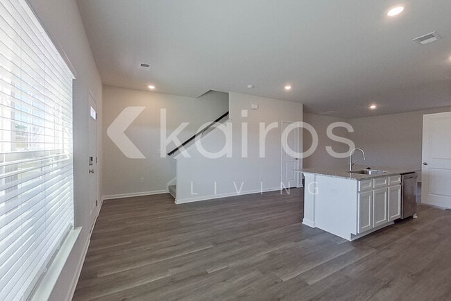 Photo - 2091 Banyon Cir