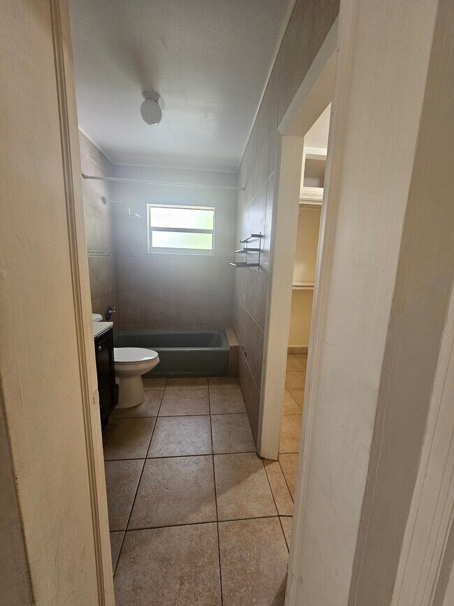 Photo - 1401 SW 76th Ct