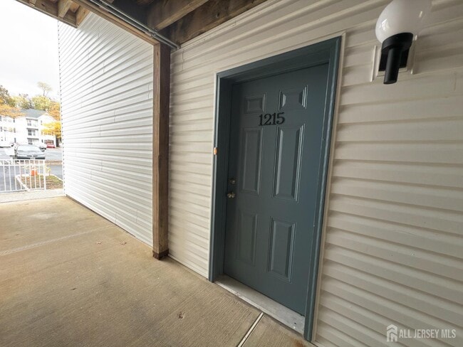 Photo - 1215 Waterford Dr