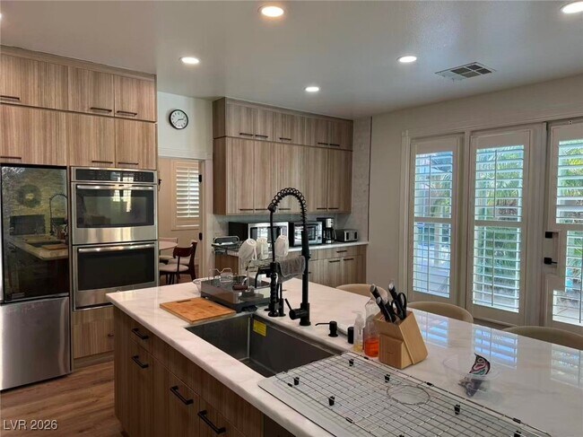 Building Photo - 605 Runbridge St