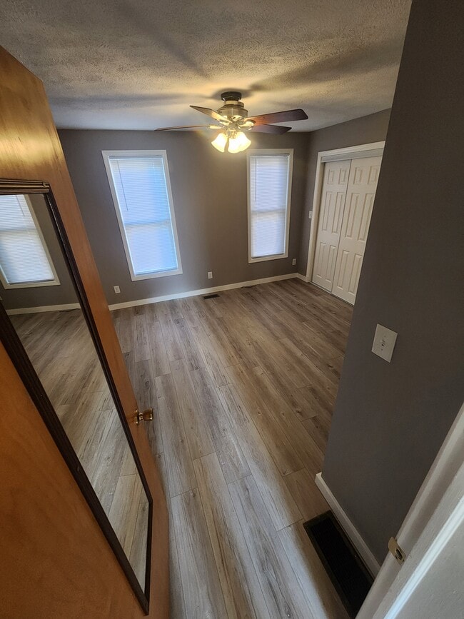 Photo - 445 W Carpenter St Unit 1