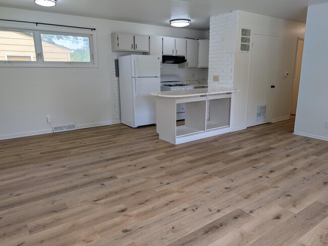 Photo - 311 Stewart Dr