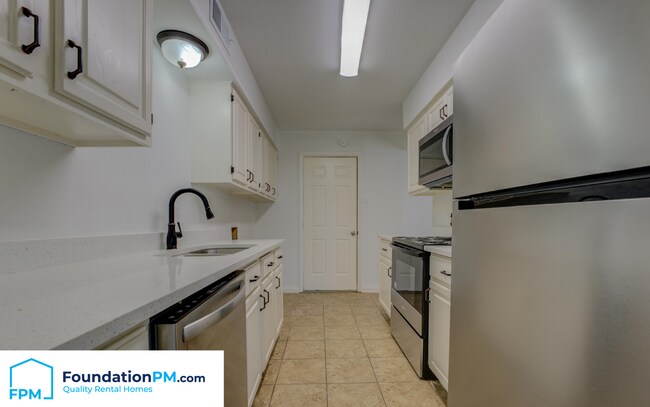 Photo - 3814 Selden Cove