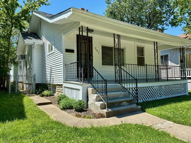 Building Photo - 261 N Wheatland Ave