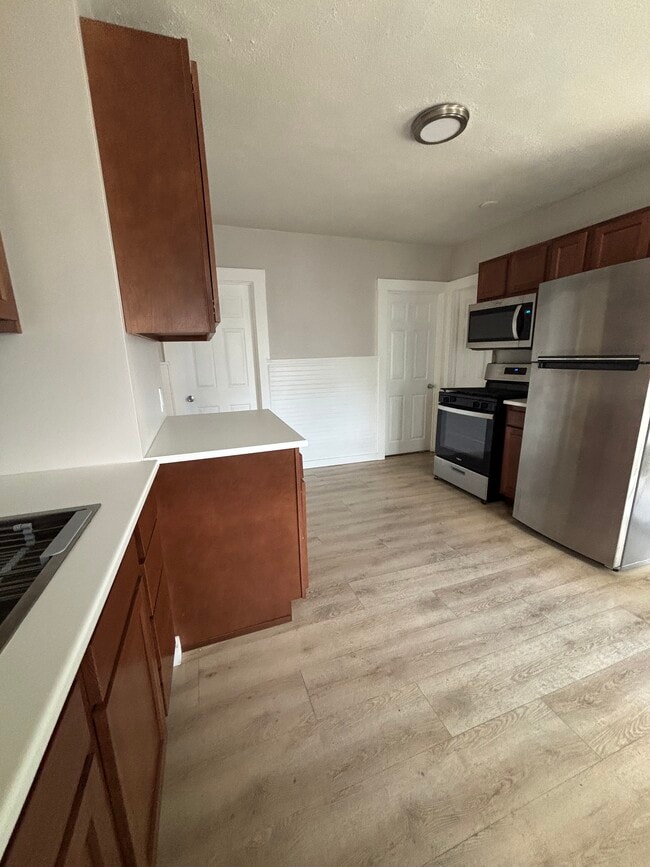 Building Photo - 31 Grape St Unit PVD 1st Floor, Renovated 2 Bd