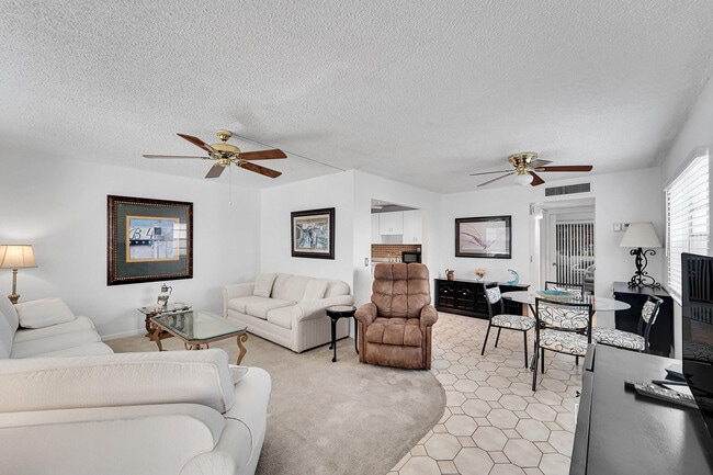 Photo - 407 Piedmont I