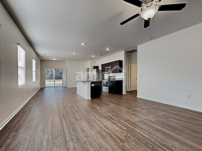 Photo - 105 Orion Way