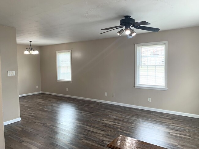 Photo - MOVE IN READY, APPLY NOW!!